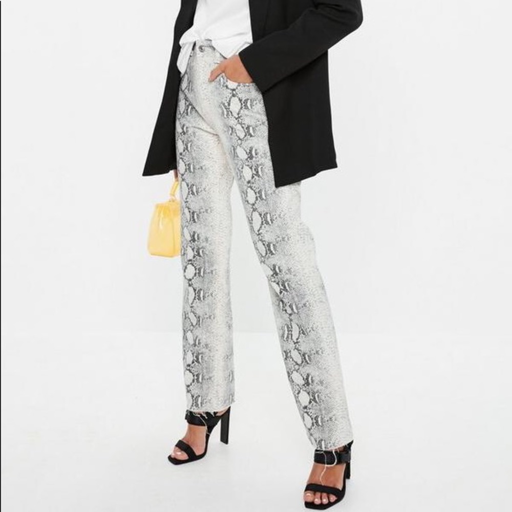 SNAKE PRINT STRAIGHT LEG CROPPED JEAN